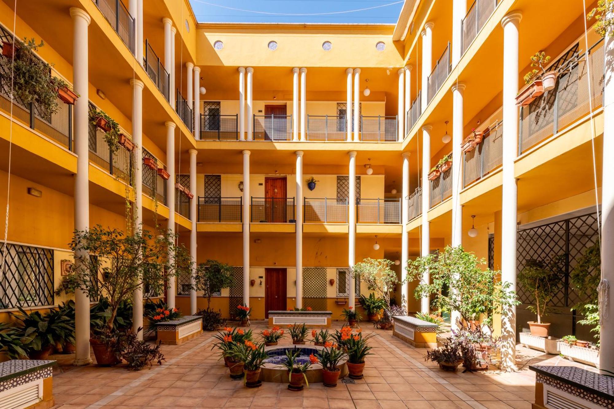 San Vicente-Museo Apartamento Seville Ngoại thất bức ảnh