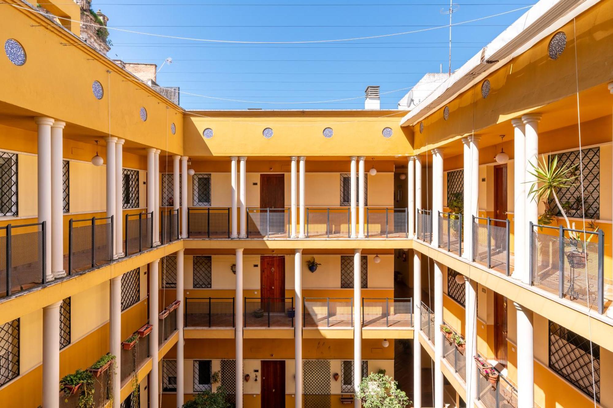 San Vicente-Museo Apartamento Seville Ngoại thất bức ảnh
