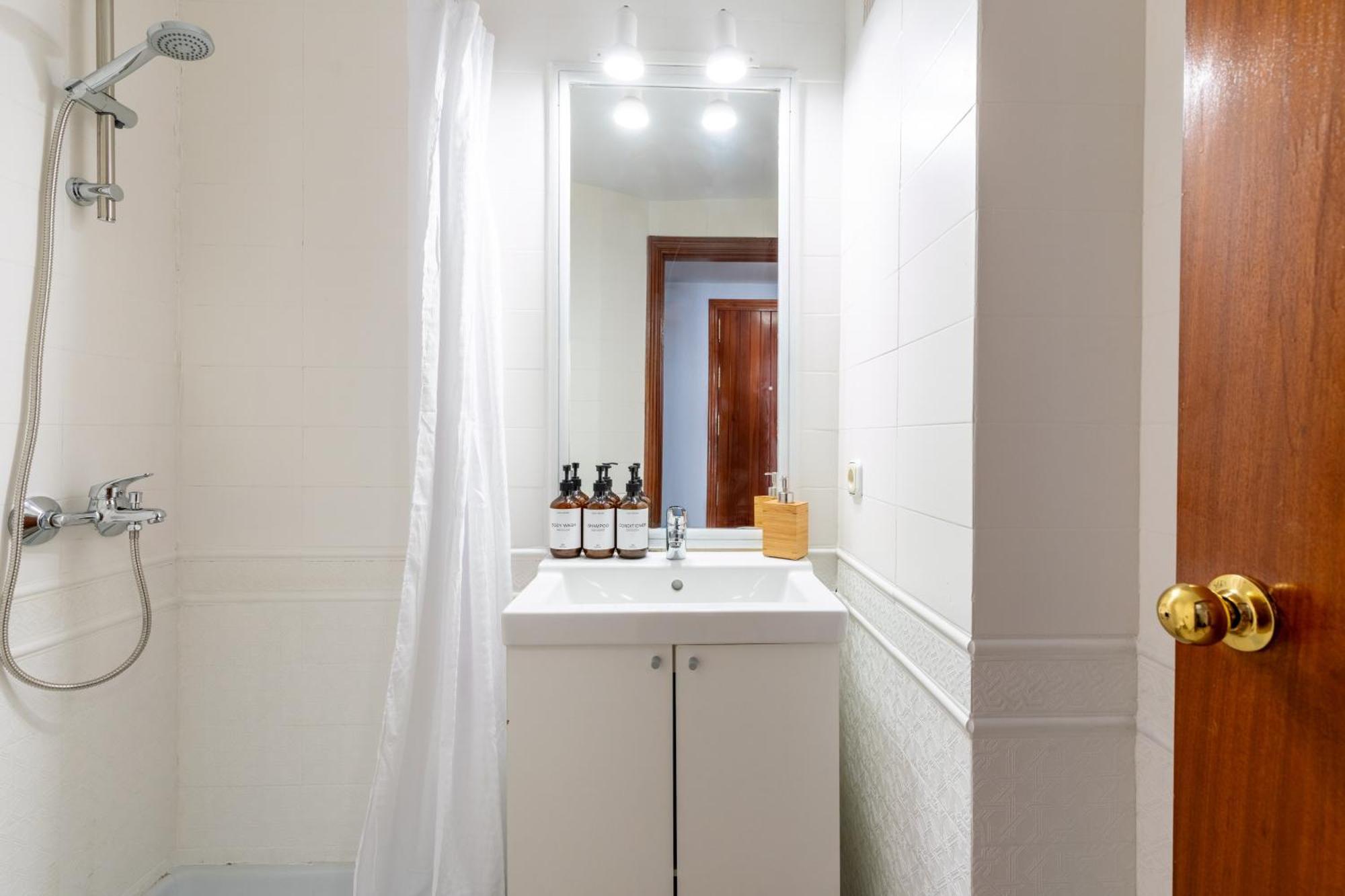 San Vicente-Museo Apartamento Seville Ngoại thất bức ảnh